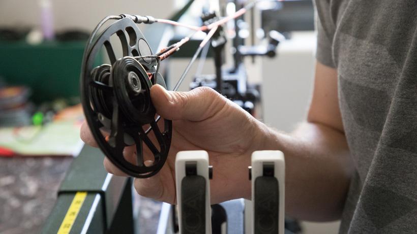 How to tune a Mathews bow with top hat shims - 9