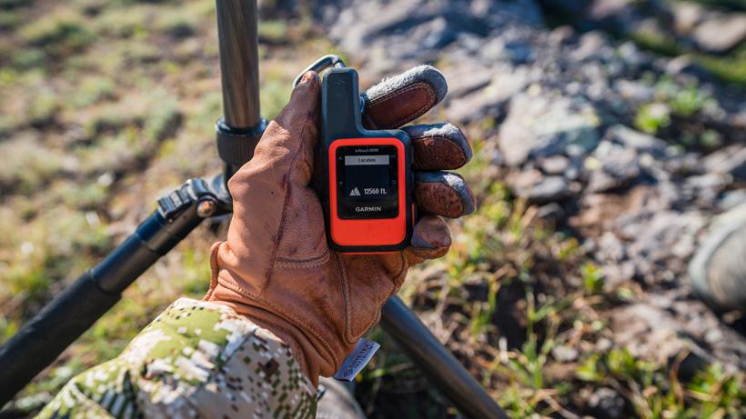 Sitka gunner ws glove while hunting