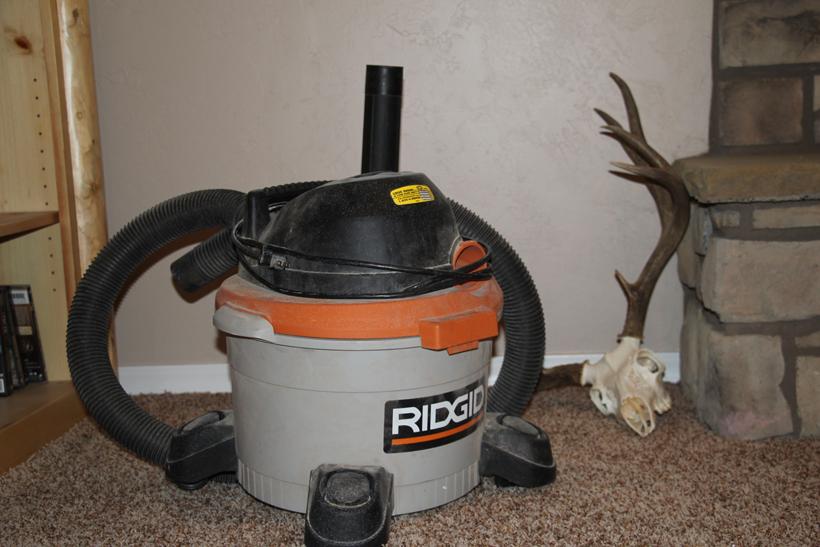 Vacuum cleaner for dust