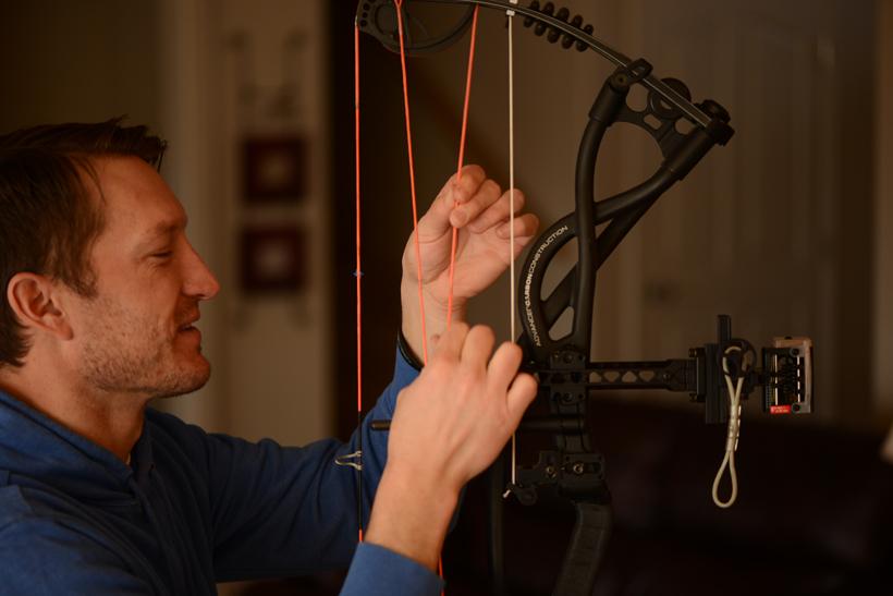 Checking strings and cables for wear