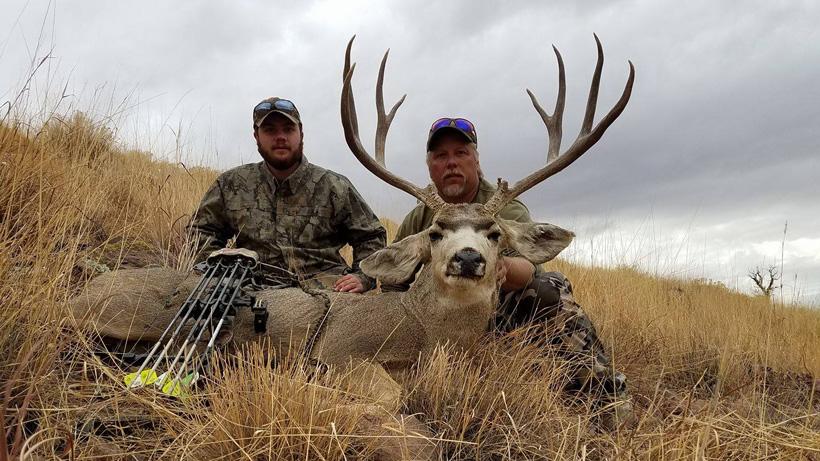 Arizona archery mule deer taken with country ventures