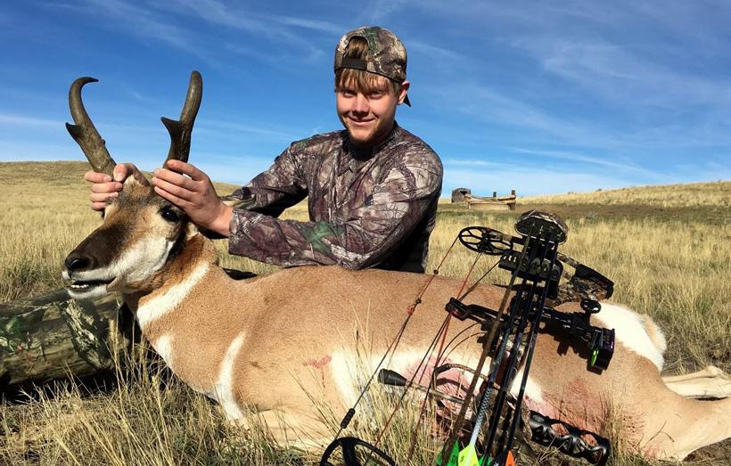 Montana archery antelope taken with powder river outfitters