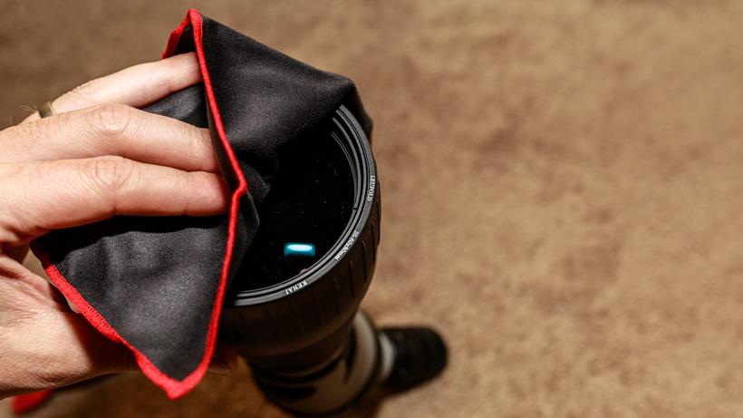 Cleaning leupold spotting scope with microfiber cloth