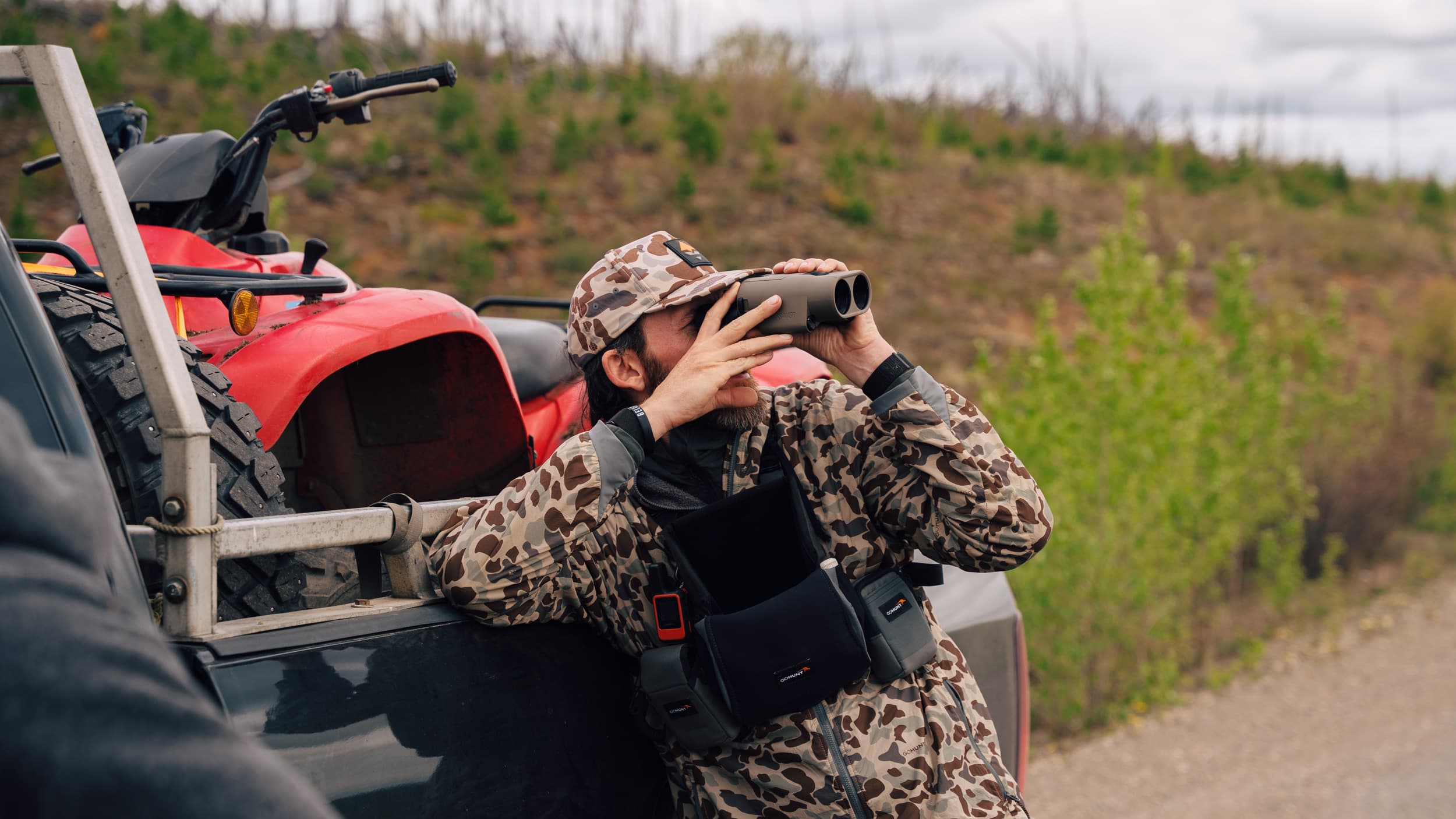 Glassing for bears with SIG SAUER ZULU6 HDX PRO 42mm stabilized binoculars