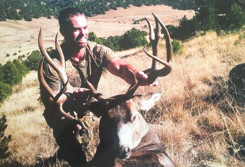 Great mule deer taken with powderhorn primitive outfitters