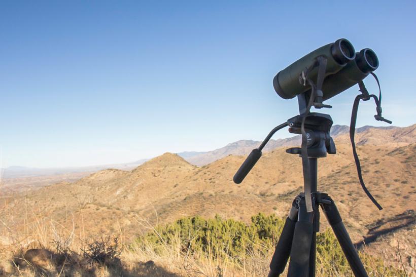 Binos on tripod