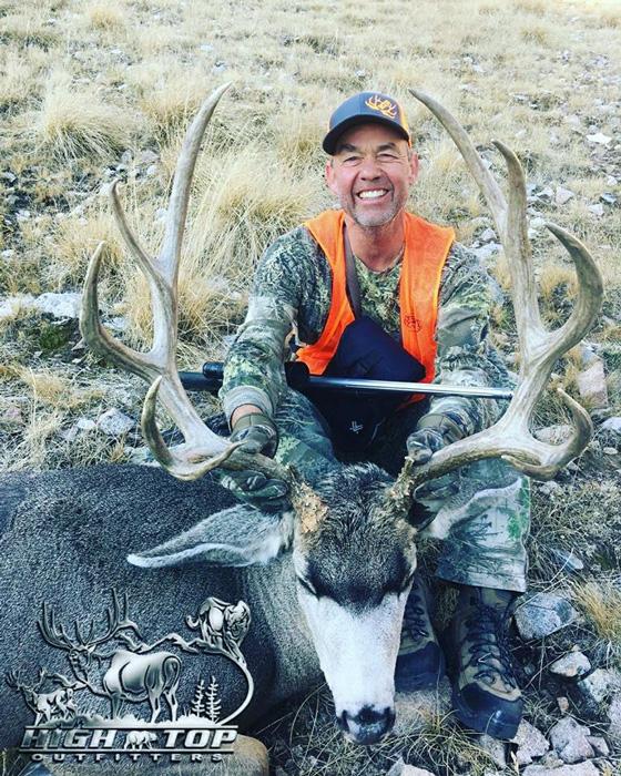 2017 mule deer buck taken with high top outfitters