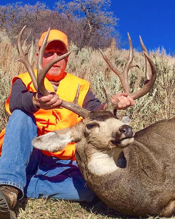 Giant mule deer taken with roosters guide and outfitting adventures