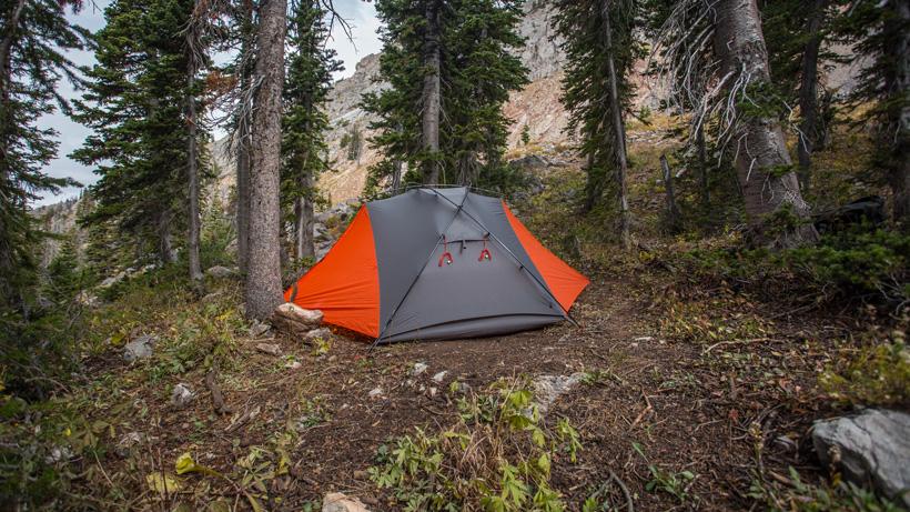 How to camp safely in grizzly bear country - 0