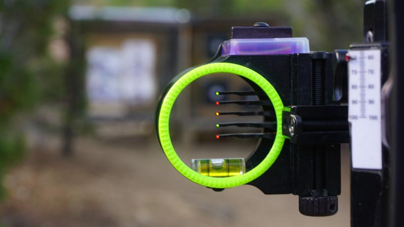 Clear bowsight pins and blurry target