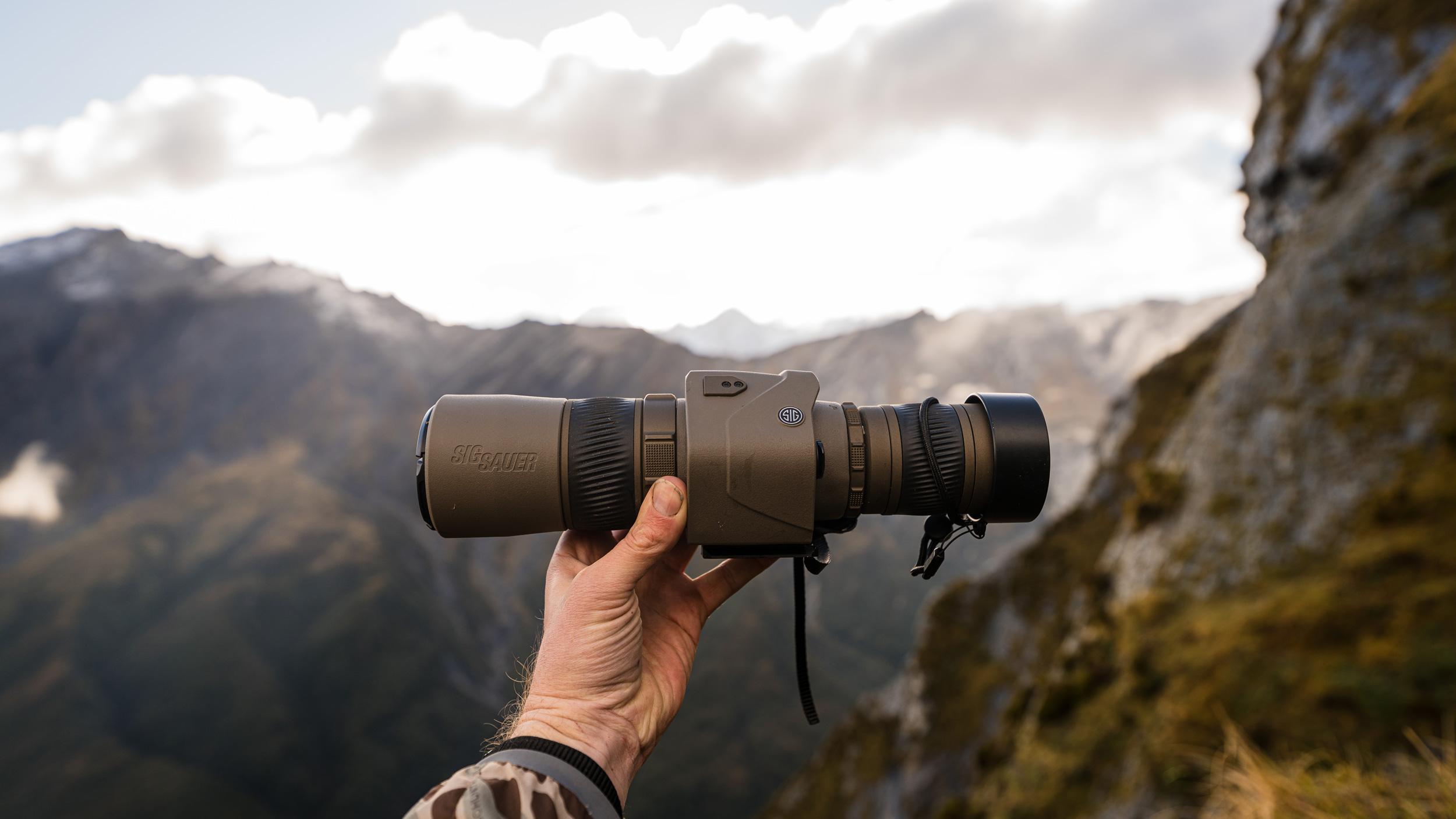 SIG SAUER OSCAR6 HDX Pro Image Stabilized Spotting Scope