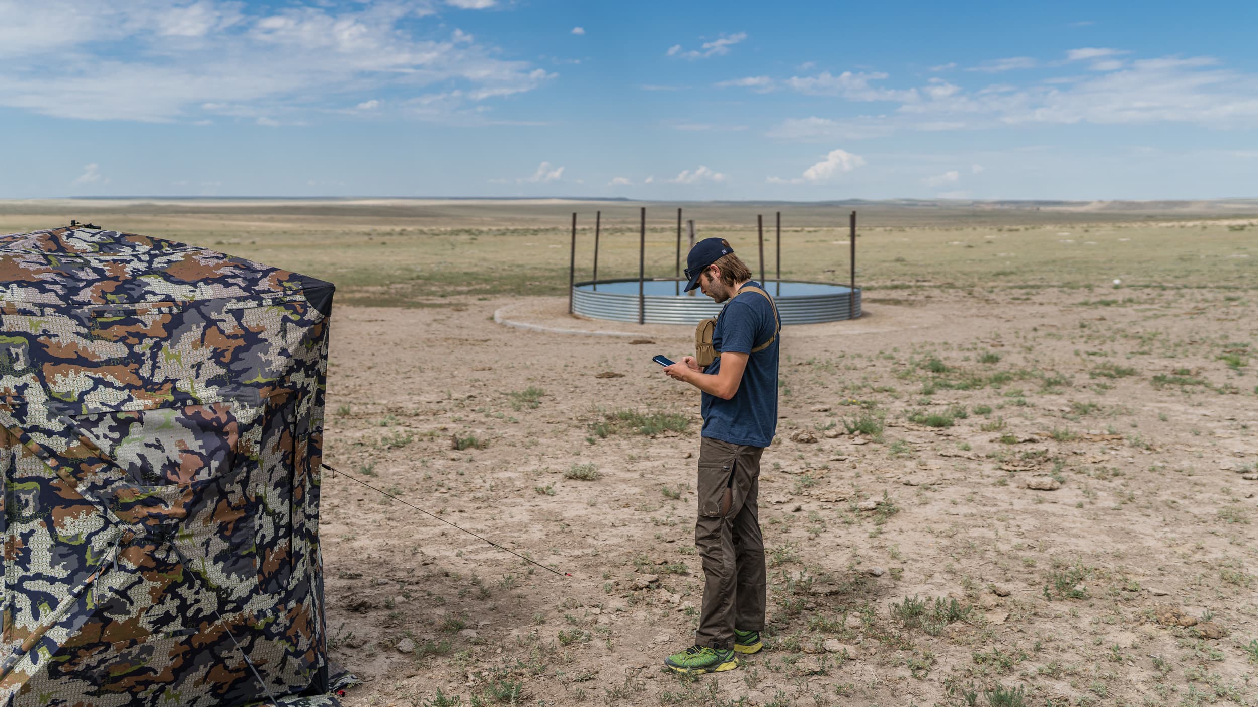 Setting up ground blind for bowhunting antelope