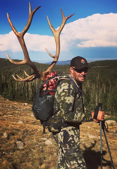 Ryan mcconnell packing out his colorado archery bull elk
