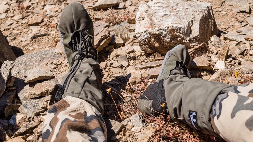 Rimrock stalkers while bowhunting